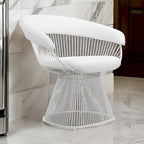 Fauteuil d'appoint de 84 cm, dossier incurvé en métal à lattes, similicuir blanc